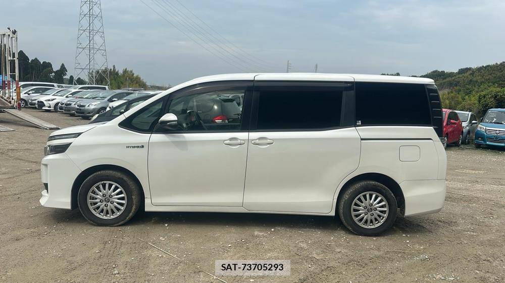 Toyota VOXY HYBRID 2014-07 6773626-1