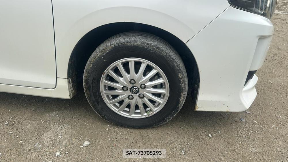 Toyota VOXY HYBRID 2014-07 6773626-27