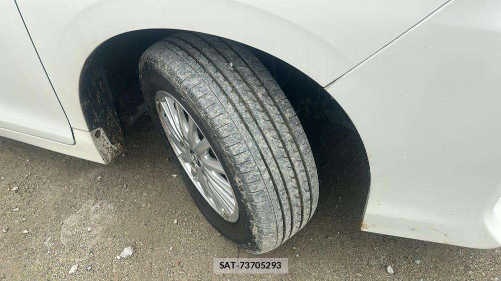 Toyota VOXY HYBRID 2014-07 6773626-30