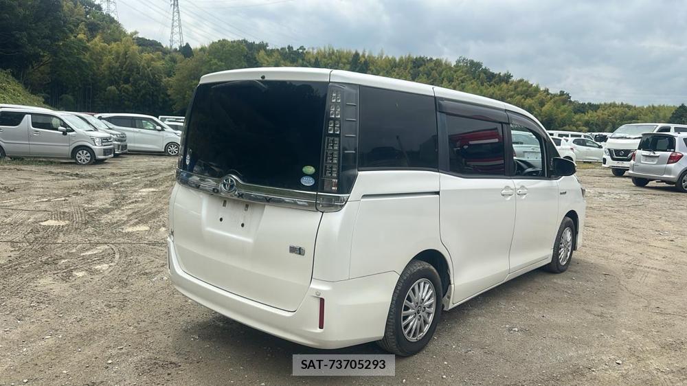 Toyota VOXY HYBRID 2014-07 6773626-4