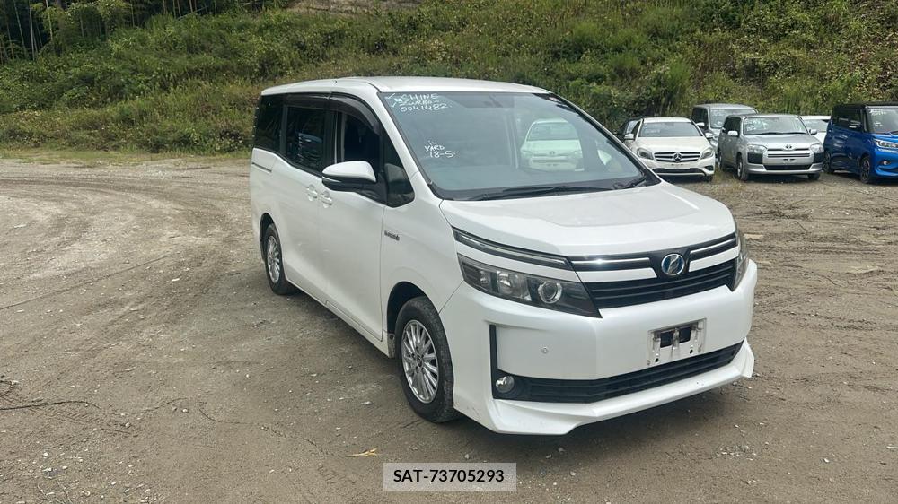 Toyota VOXY HYBRID 2014-07 6773626-6