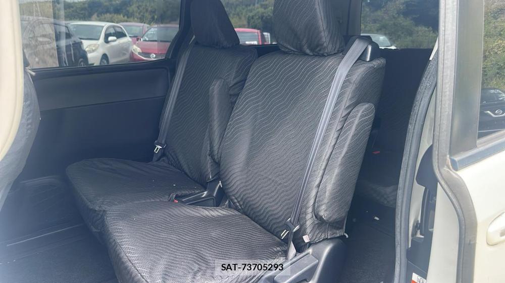 Toyota VOXY HYBRID 2014-07 6773626-8
