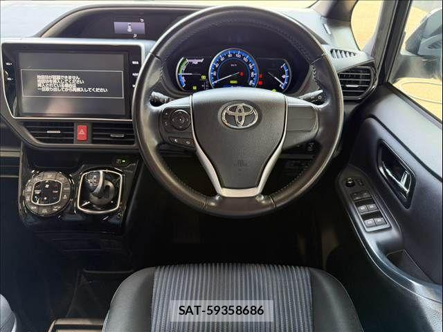 Toyota VOXY HYBRID 2016-12 8629714-1
