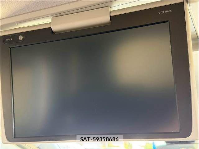 Toyota VOXY HYBRID 2016-12 8629714-4