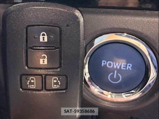 Toyota VOXY HYBRID 2016-12 8629714-8