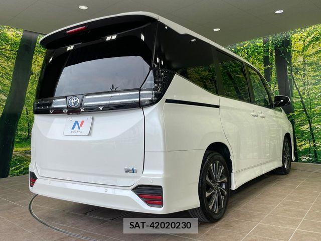 Toyota VOXY HYBRID 2024-04 8629694-17