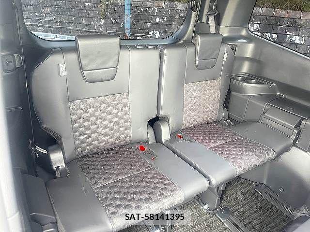 Toyota VOXY HYBRID 2025-09 8629693-10
