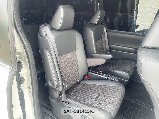 Toyota VOXY HYBRID 2025-09 8629693-21
