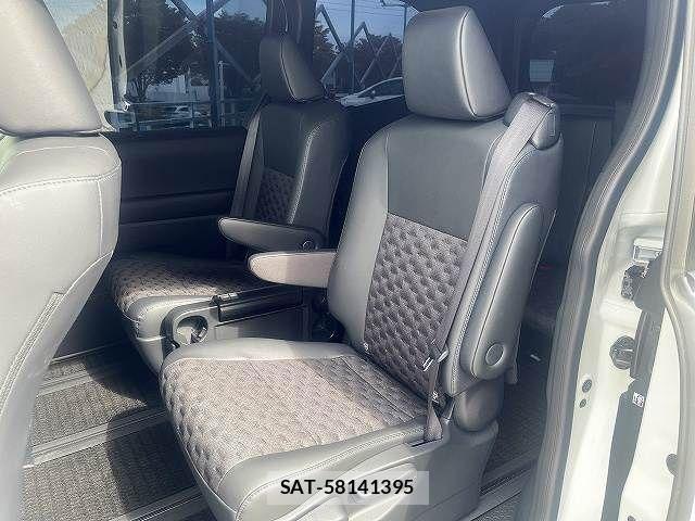Toyota VOXY HYBRID 2025-09 8629693-26