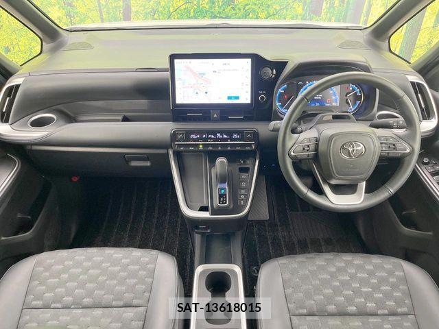 Toyota VOXY HYBRID 2024-02 8629699-1