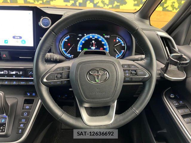 Toyota VOXY HYBRID 2022-08 8629697-10