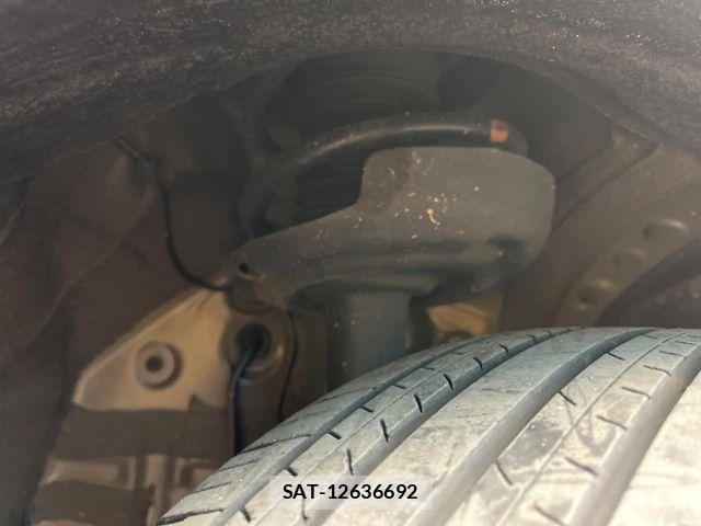 Toyota VOXY HYBRID 2022-08 8629697-19