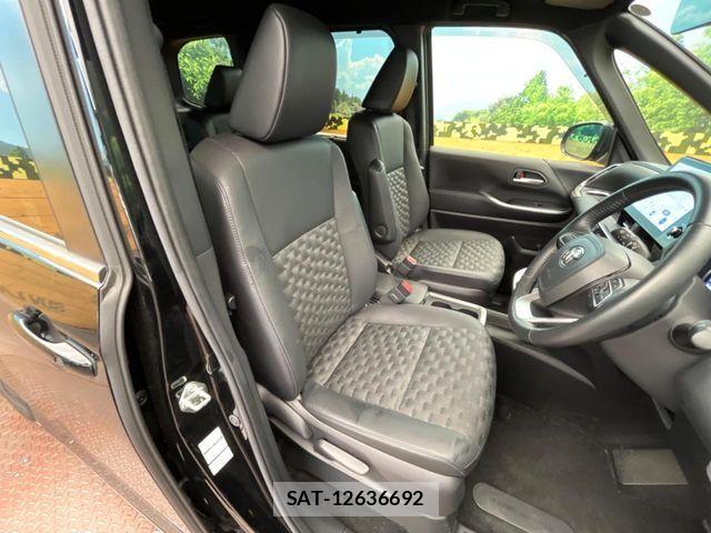 Toyota VOXY HYBRID 2022-08 8629697-6