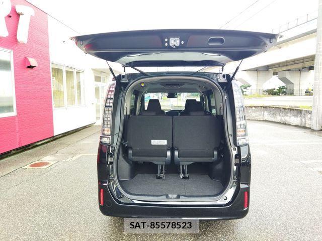 Toyota VOXY HYBRID 2016-03 8629718-10
