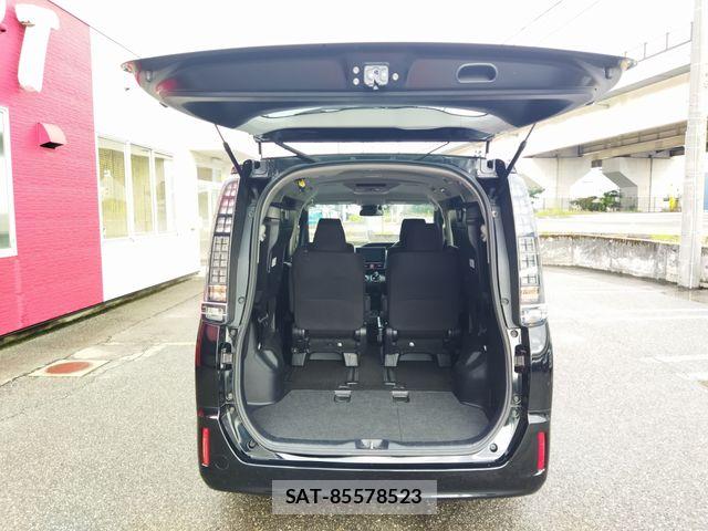 Toyota VOXY HYBRID 2016-03 8629718-11