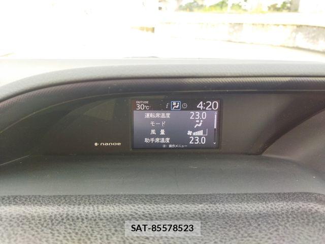 Toyota VOXY HYBRID 2016-03 8629718-17