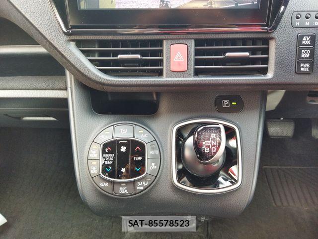 Toyota VOXY HYBRID 2016-03 8629718-19