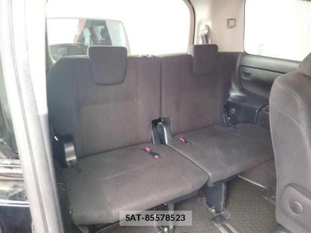 Toyota VOXY HYBRID 2016-03 8629718-25
