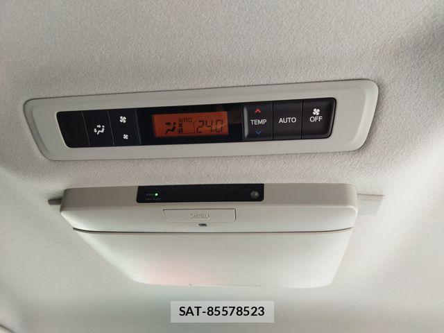 Toyota VOXY HYBRID 2016-03 8629718-27