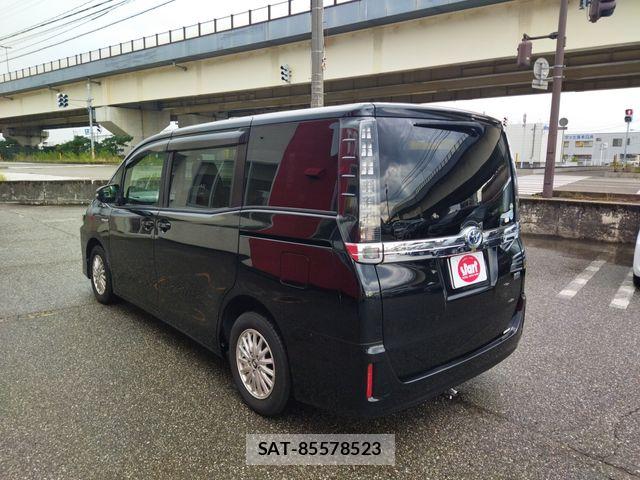Toyota VOXY HYBRID 2016-03 8629718-4