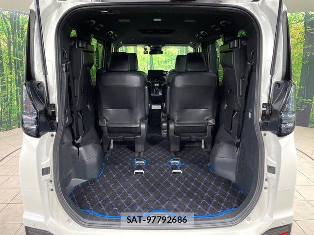 Toyota VOXY HYBRID 2022-03 8629684-10