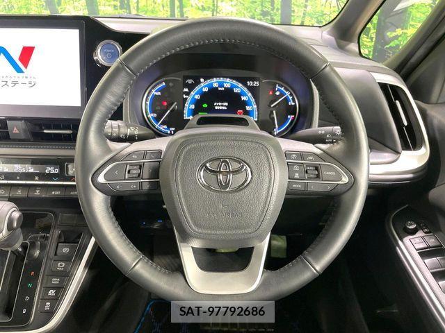 Toyota VOXY HYBRID 2022-03 8629684-11