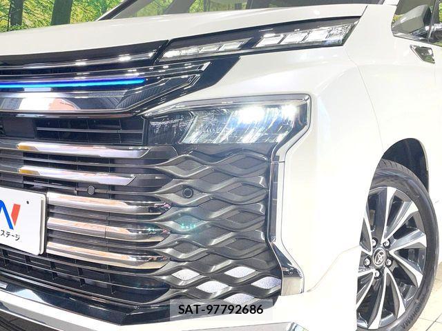Toyota VOXY HYBRID 2022-03 8629684-12