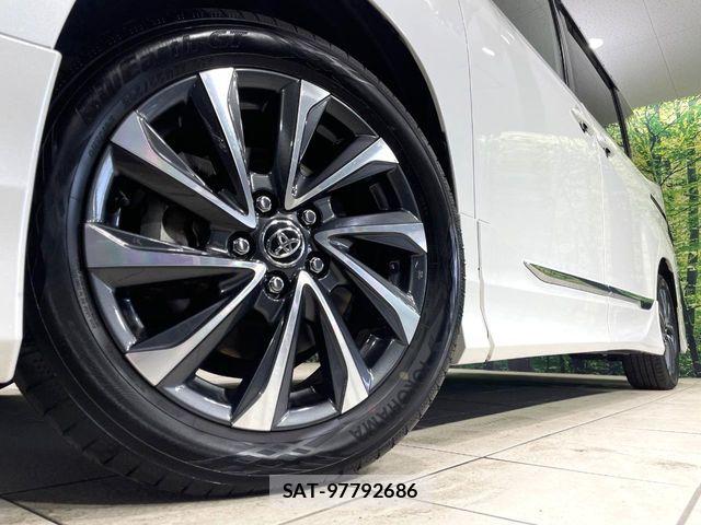 Toyota VOXY HYBRID 2022-03 8629684-13
