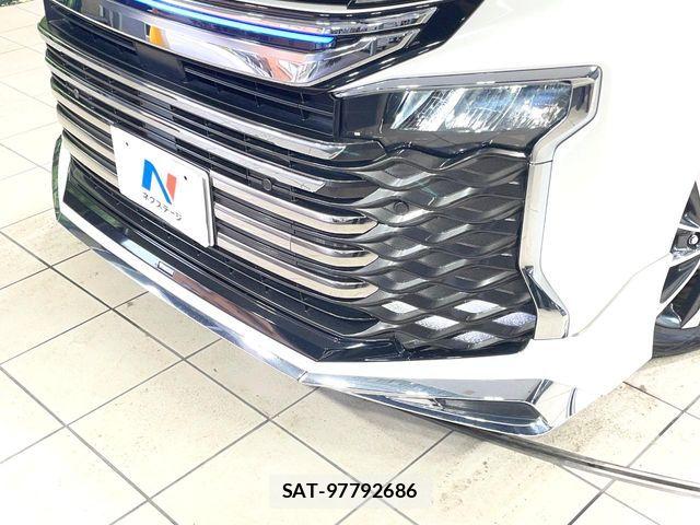 Toyota VOXY HYBRID 2022-03 8629684-2