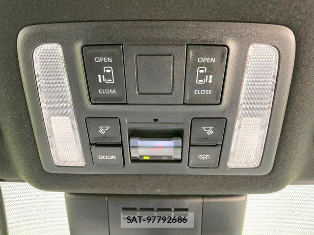 Toyota VOXY HYBRID 2022-03 8629684-4