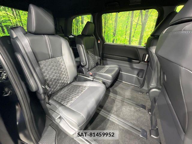Toyota VOXY HYBRID 2026-01 8629687-9