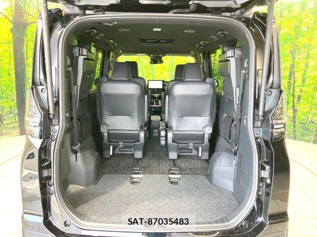 Toyota VOXY HYBRID 2023-09 8629698-10