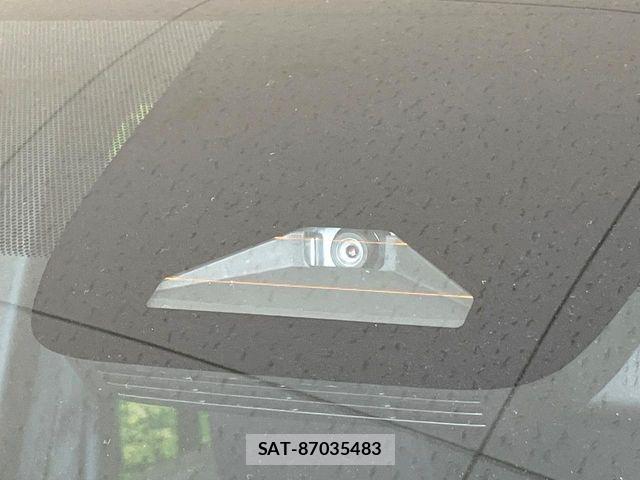 Toyota VOXY HYBRID 2023-09 8629698-4