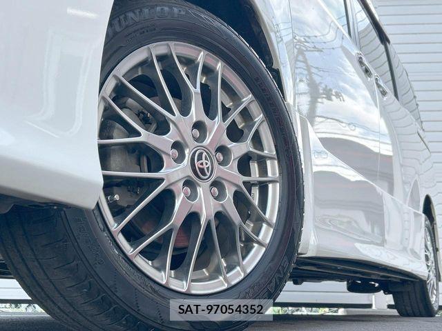 Toyota VOXY HYBRID 2019-10 8629715-16