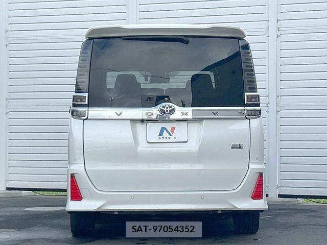 Toyota VOXY HYBRID 2019-10 8629715-18