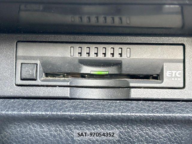 Toyota VOXY HYBRID 2019-10 8629715-7