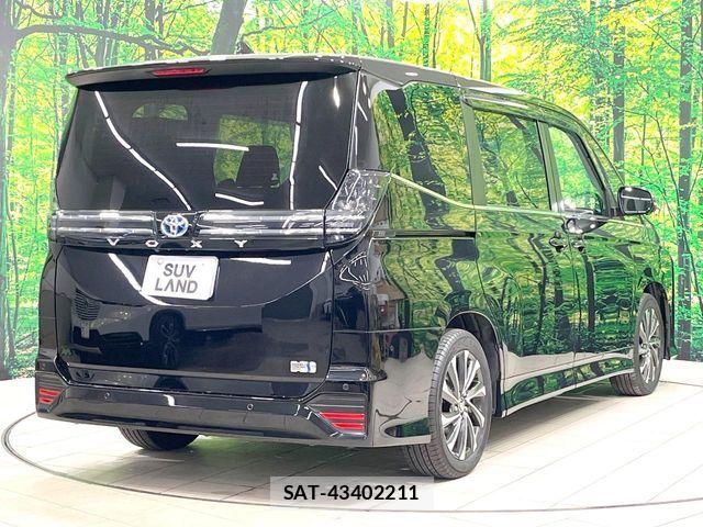 Toyota VOXY HYBRID 2024-10 8629682-17