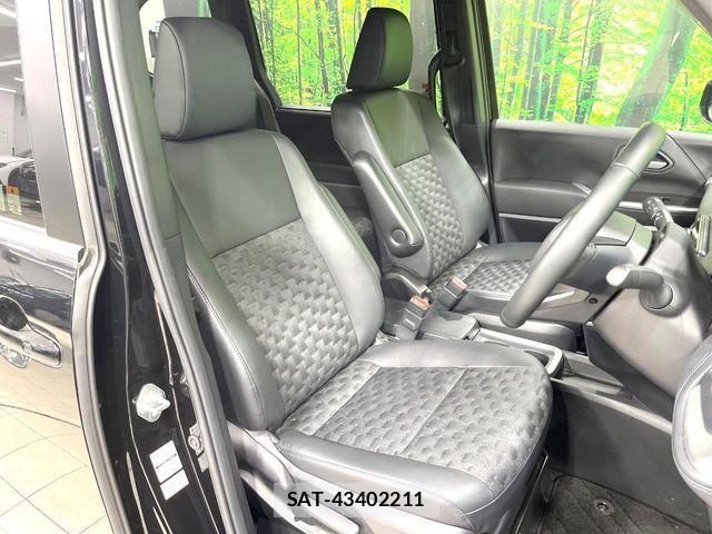 Toyota VOXY HYBRID 2024-10 8629682-8