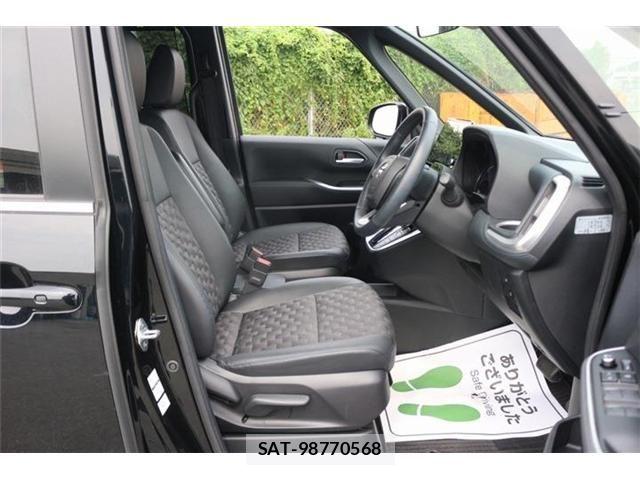 Toyota VOXY HYBRID 2024-10 8629701-17