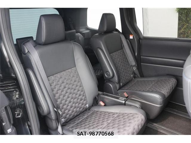 Toyota VOXY HYBRID 2024-10 8629701-19