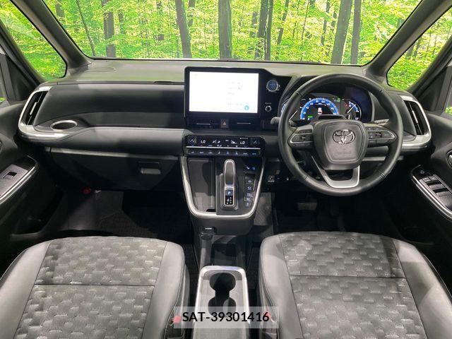 Toyota VOXY HYBRID 2022-10 8629695-1