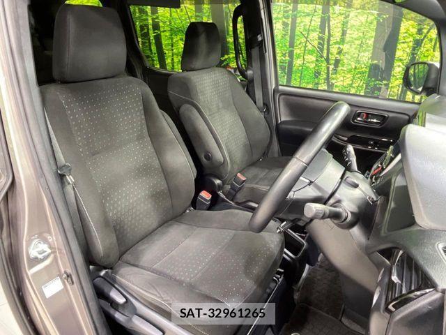 Toyota VOXY HYBRID 2019-04 8629712-9