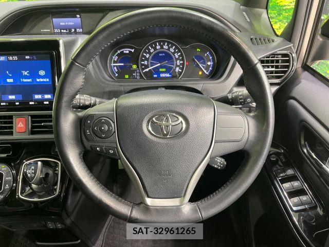 Toyota VOXY HYBRID 2019-04 8629712-13