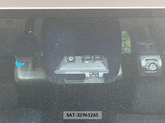 Toyota VOXY HYBRID 2019-04 8629712-2