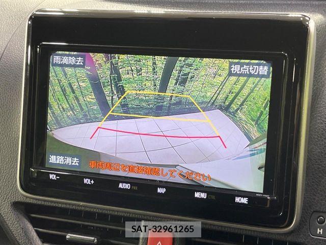 Toyota VOXY HYBRID 2019-04 8629712-4