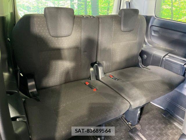 Toyota VOXY HYBRID 2015-09 8629717-9