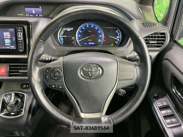 Toyota VOXY HYBRID 2015-09 8629717-11