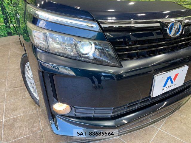 Toyota VOXY HYBRID 2015-09 8629717-12