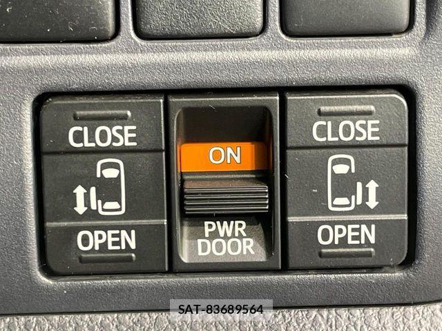 Toyota VOXY HYBRID 2015-09 8629717-5