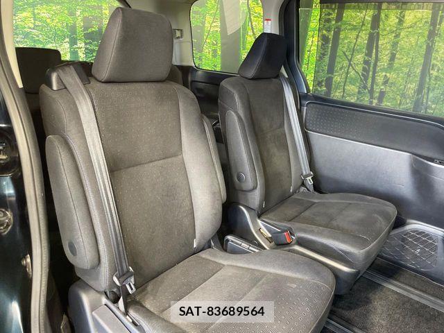 Toyota VOXY HYBRID 2015-09 8629717-8